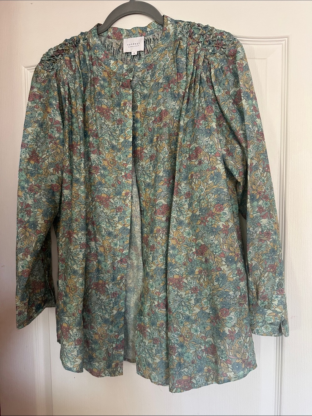 sundays Green Floral Smocked-Shoulder Blouse